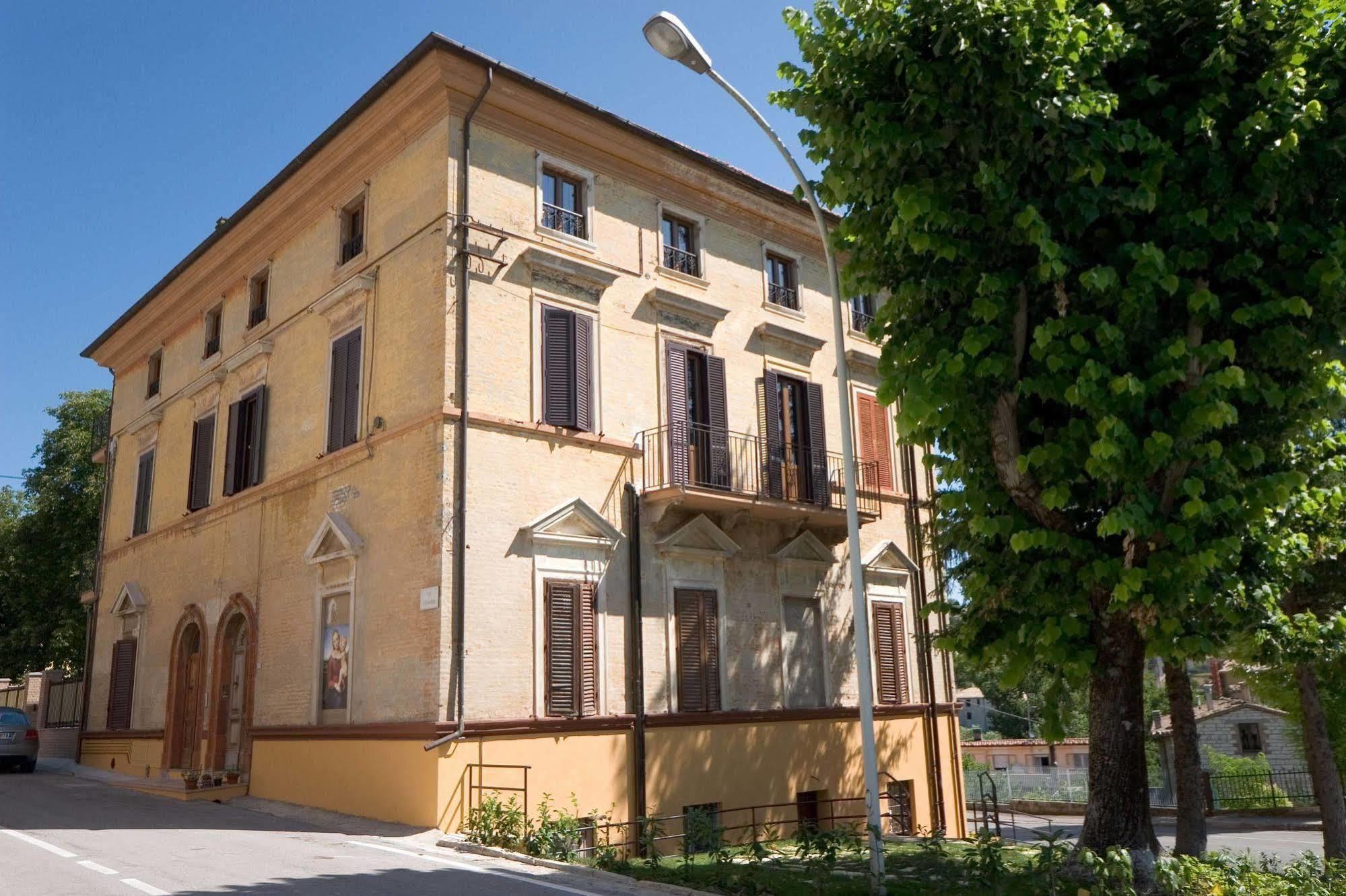 Raffaello Residence Sassoferrato Exterior photo